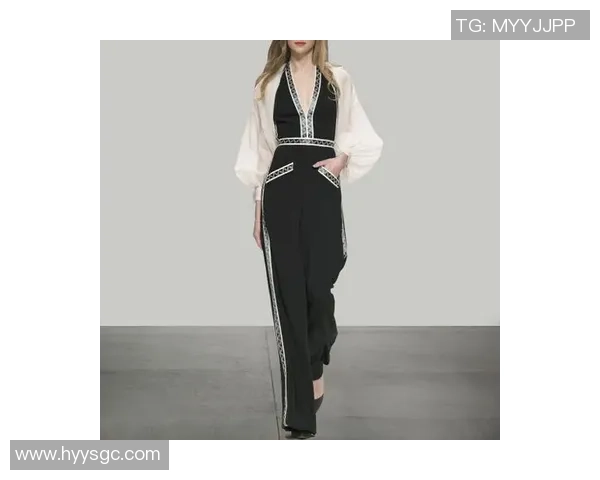 时尚与运动的完美结合足球背心让你在场上场下都能尽显魅力